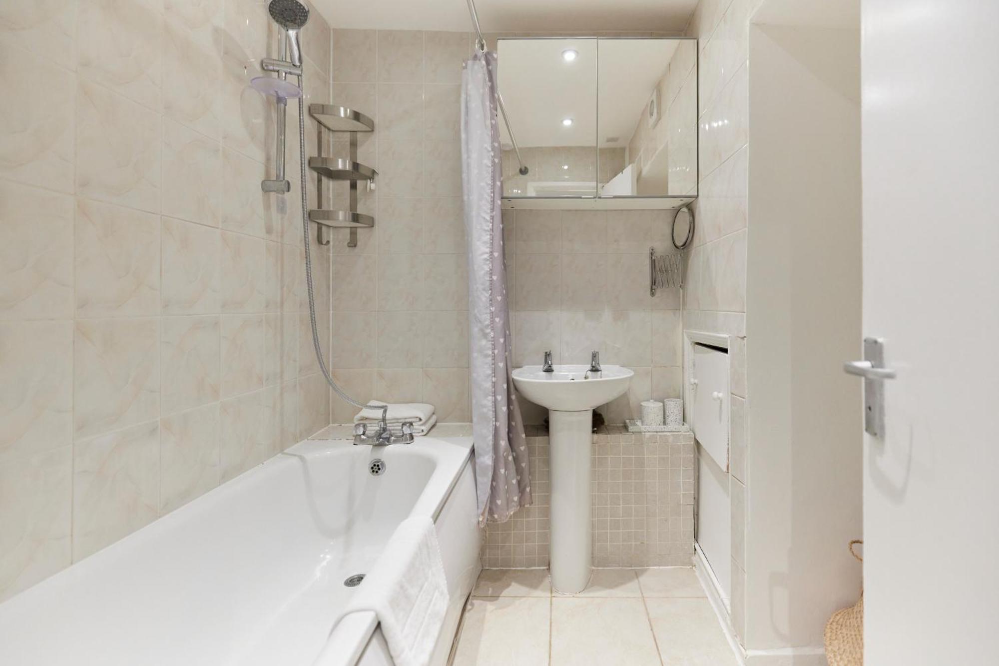 The Kennington Park Crib - Lovely 2Bdr Flat With Garden لندن المظهر الخارجي الصورة