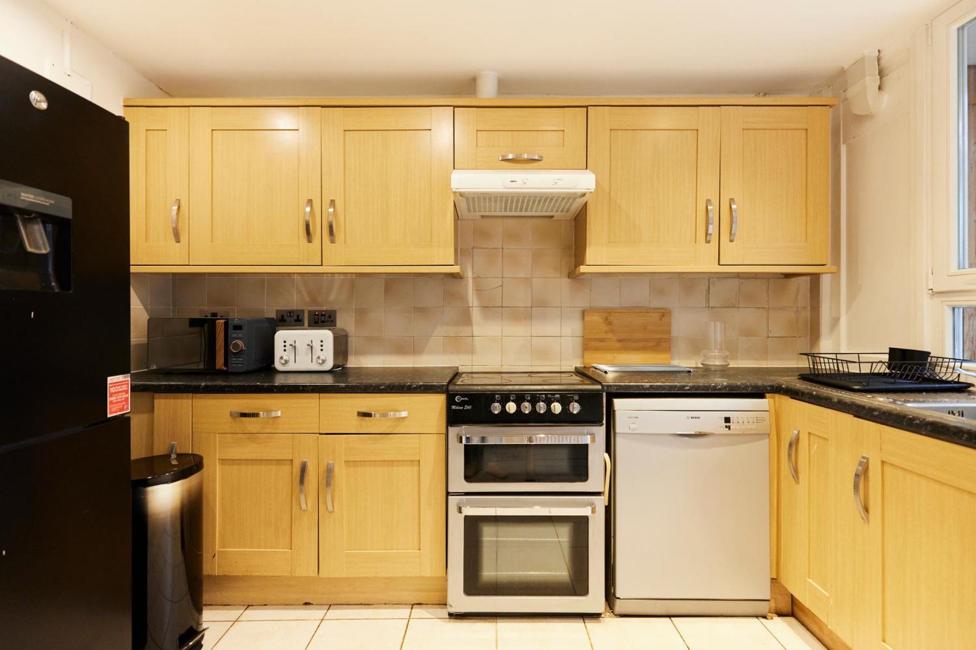 The Kennington Park Crib - Lovely 2Bdr Flat With Garden لندن المظهر الخارجي الصورة