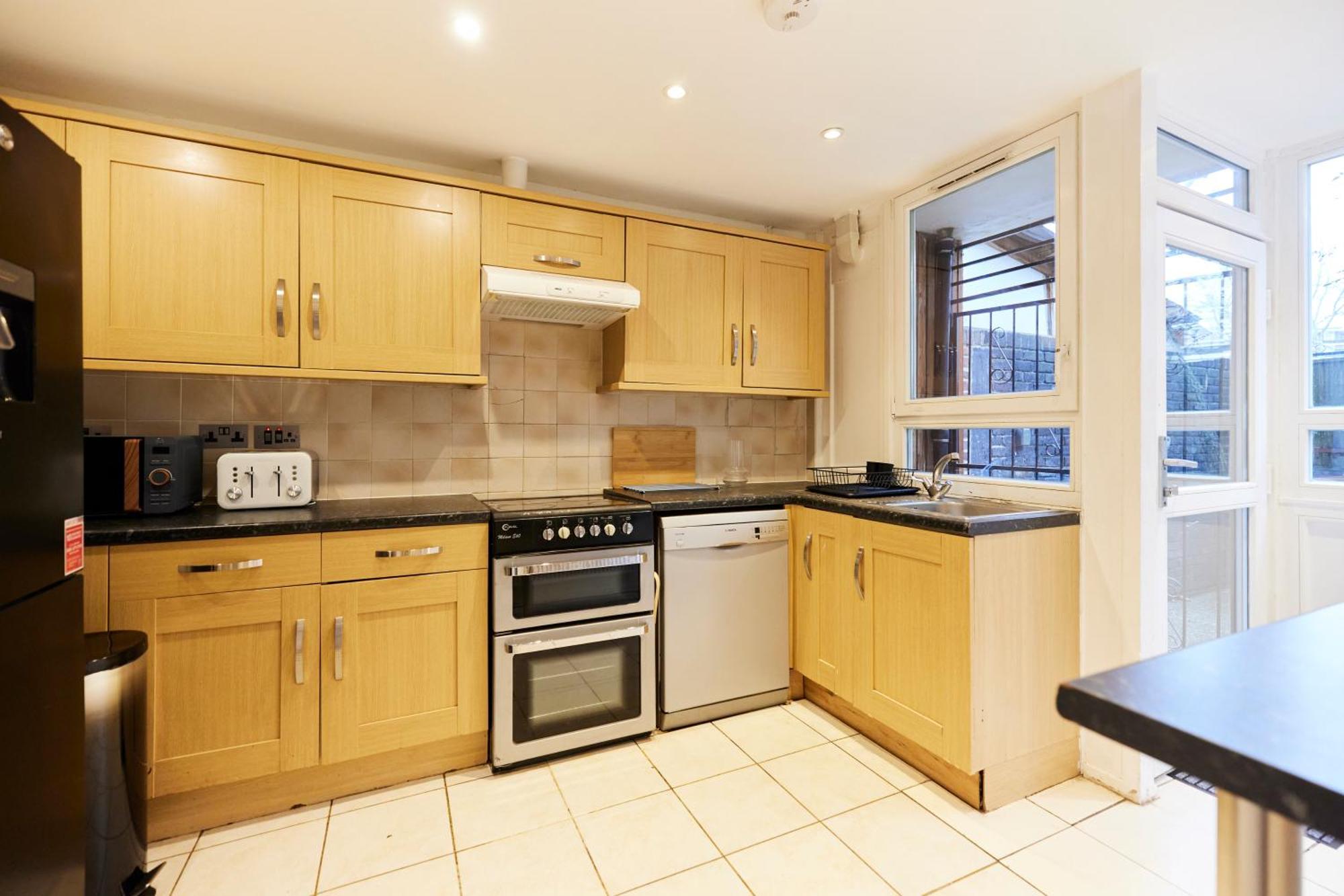 The Kennington Park Crib - Lovely 2Bdr Flat With Garden لندن المظهر الخارجي الصورة